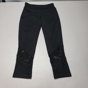 SO yoga black lace cropped capri leggings women's size XS